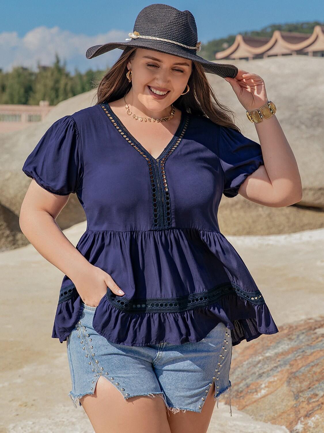 Blusa de manga corta con escote en V y peplum