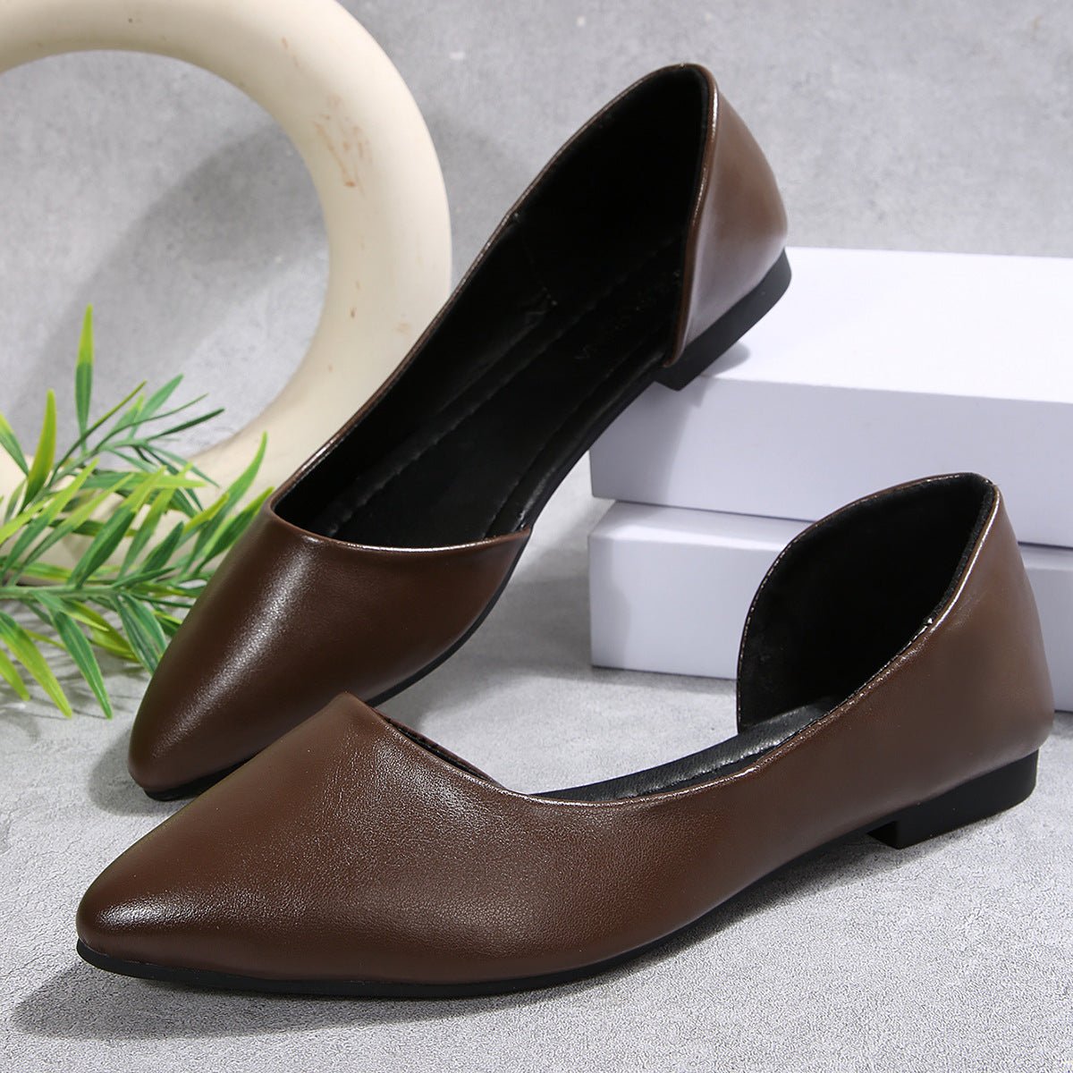 Everyday Chic Pointed Toe Flats - TayDiane