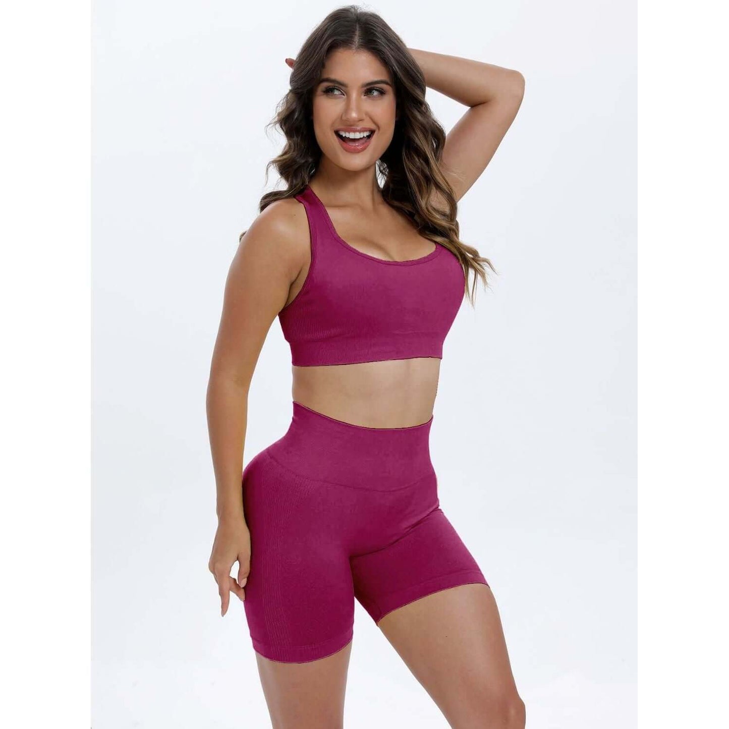 Conjunto deportivo con espalda cruzada y escote redondo