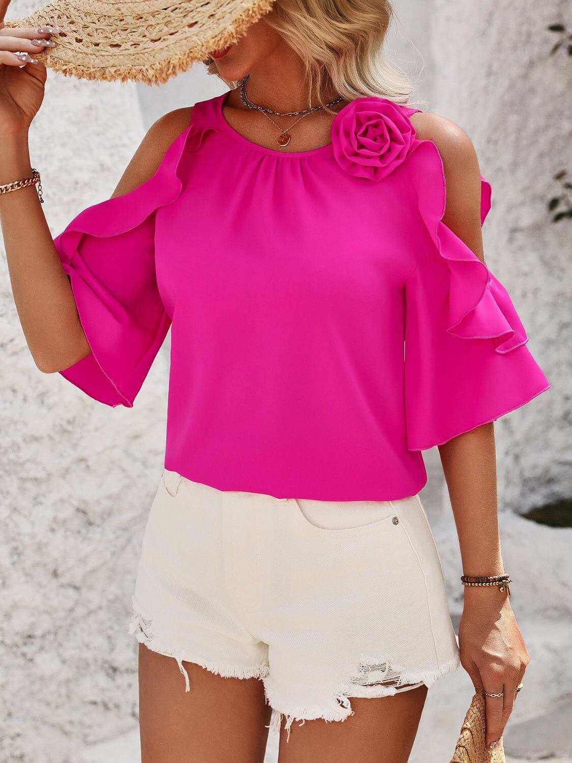 Blusa con volantes y mangas Peek-A-Boo