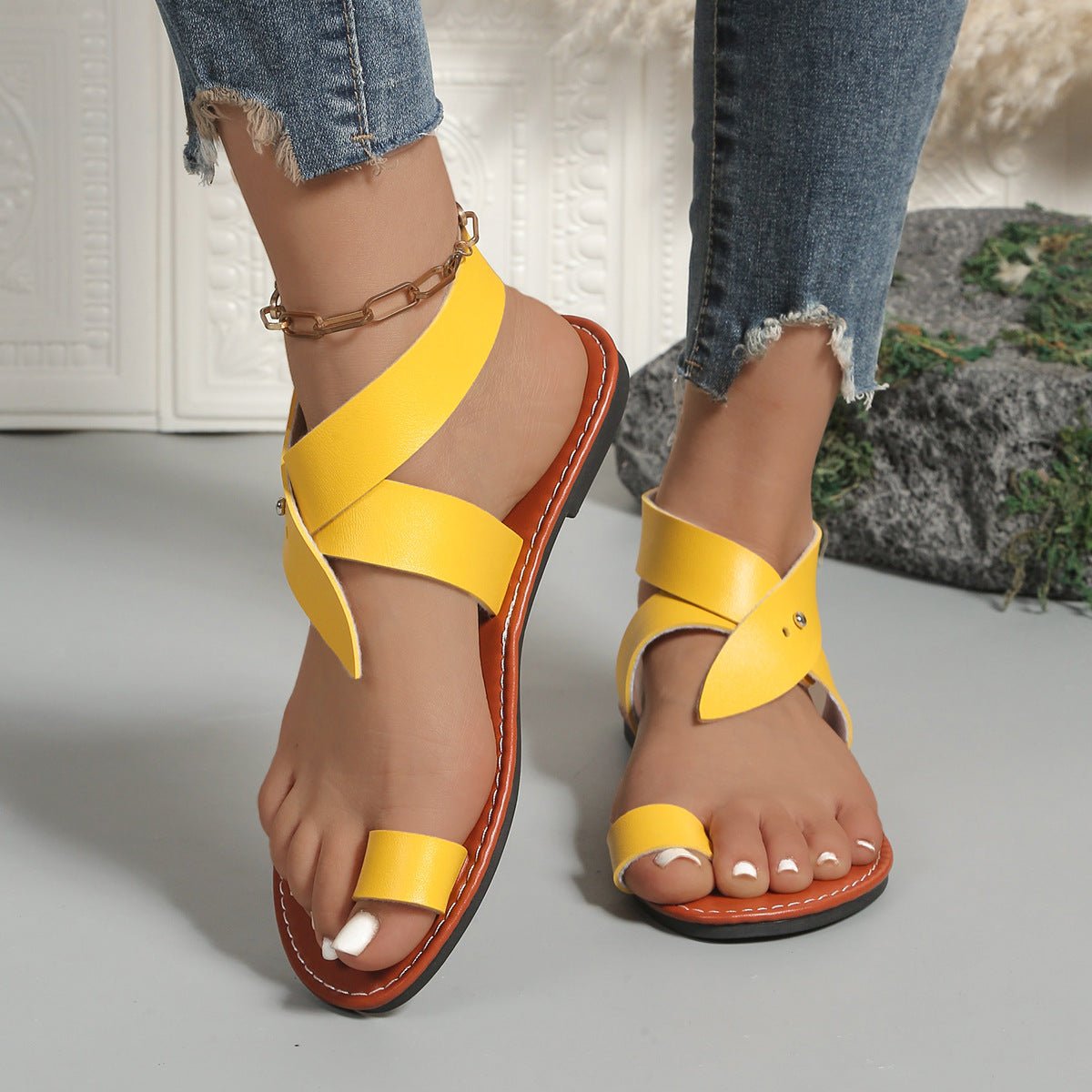Strappy Toe Loop Flat Sandals - Taydiane
