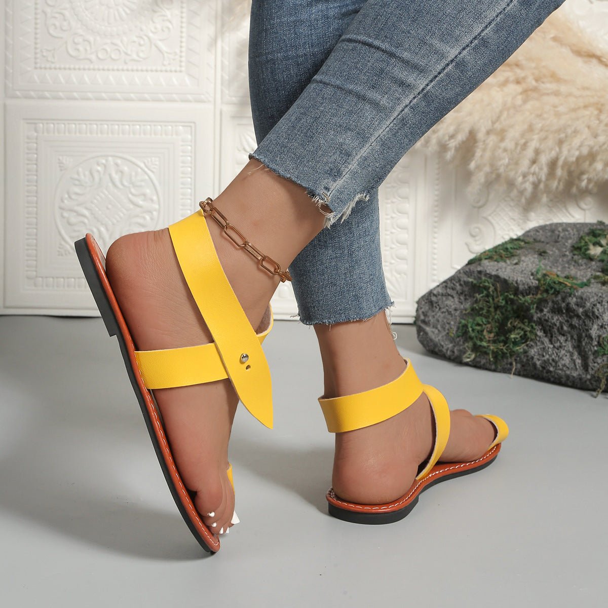 Strappy Toe Loop Flat Sandals - Taydiane