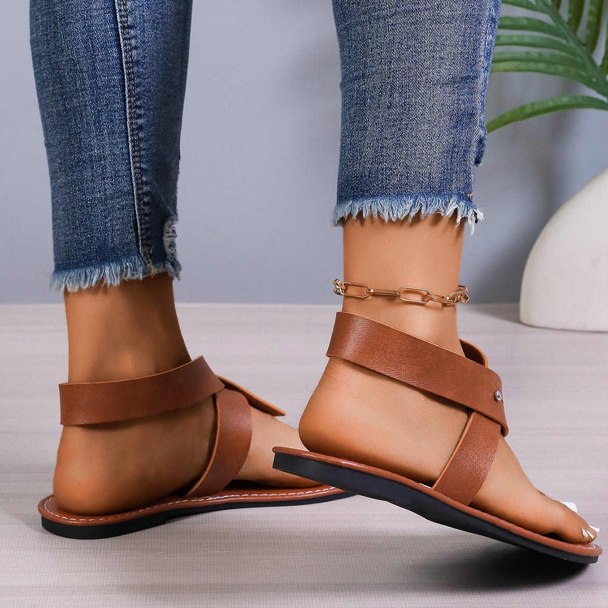 Strappy Toe Loop Flat Sandals - Taydiane
