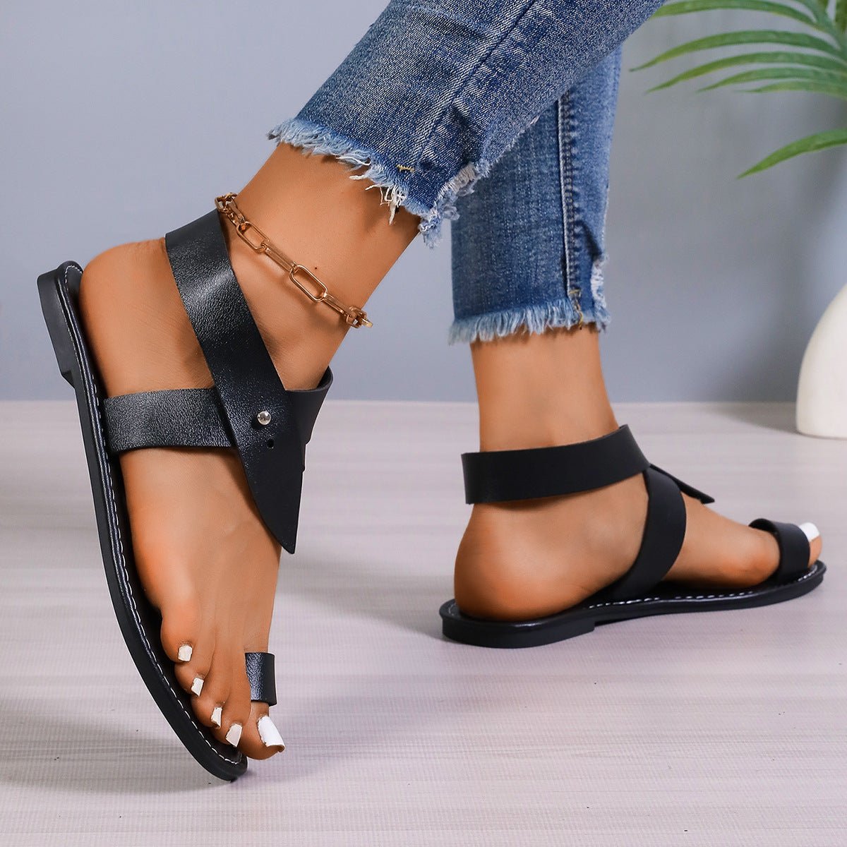 Strappy Toe Loop Flat Sandals - Taydiane